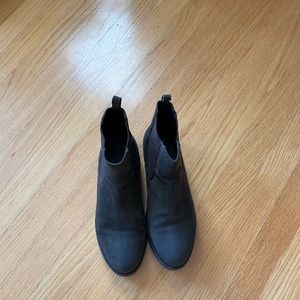 Size 8 Thursday Boot Company Duchess Boots
